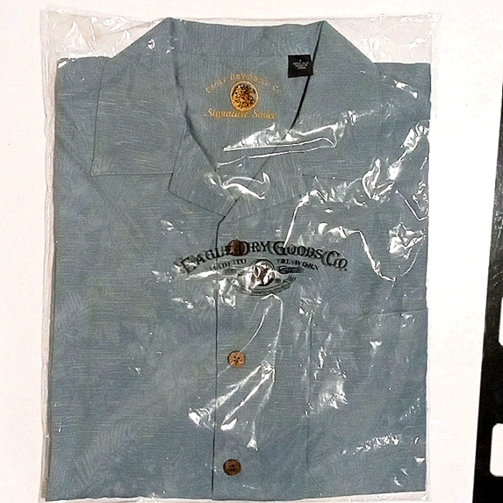Short sleeve button down shirt